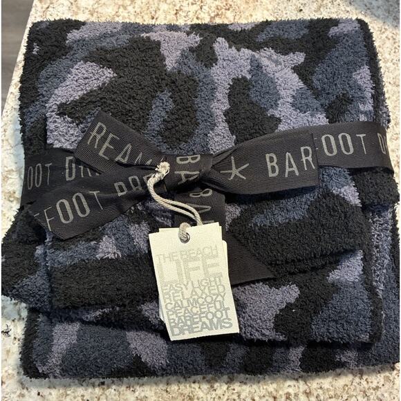 NWT Barefoot Dreams CozyChic Camo Beanie and Scarf Set Indigo $97 main image 5